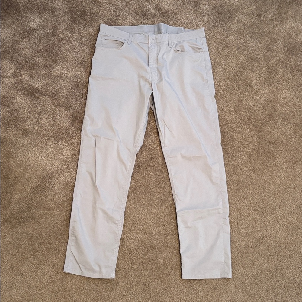Faherty Reserve Movement Pants in Light Gray